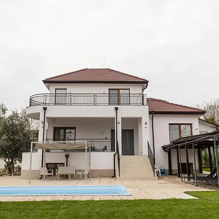 Villa Private With 5bd, Pool & Stunning Sea Views By Flat Mаnаger