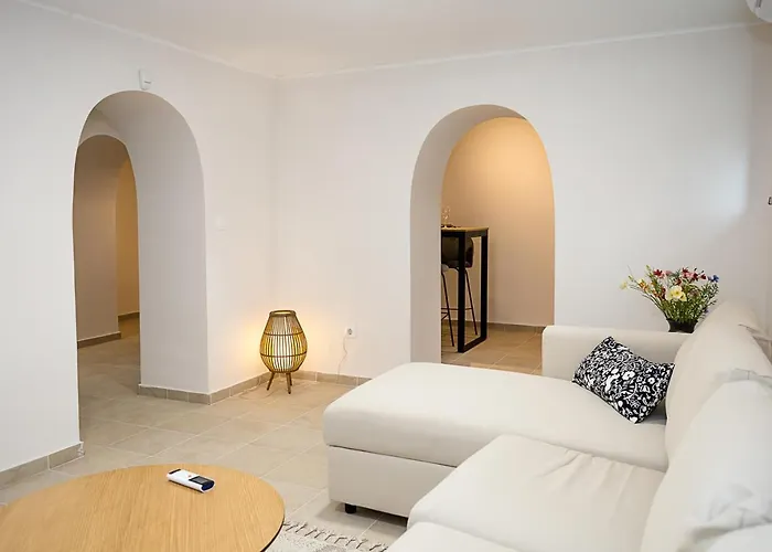 Private With 5bd, Pool & Stunning Sea Views By Flat Mаnаger