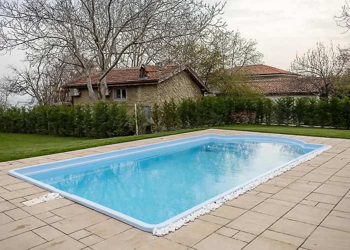 Private With 5bd, Pool & Stunning Sea Views By Flat Mаnаger فارنا