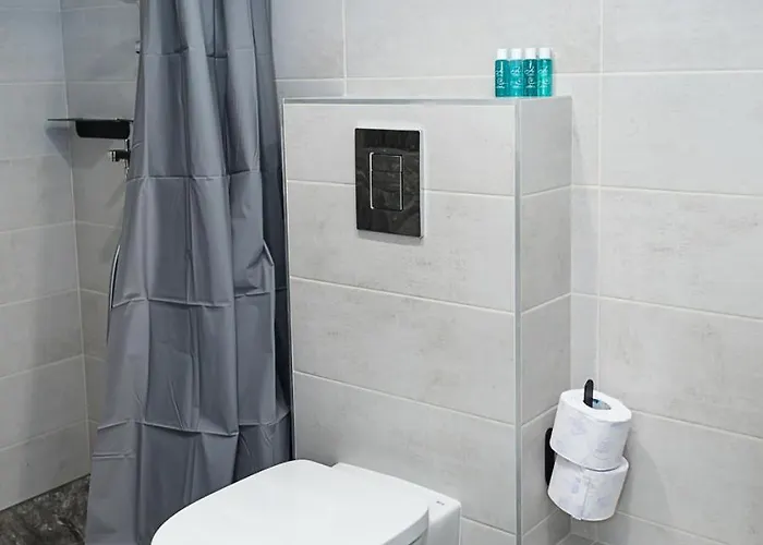 Private With 5bd, Pool & Stunning Sea Views By Flat Mаnаger * فارنا