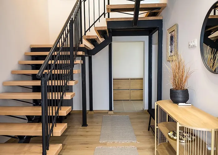 Private With 5bd, Pool & Stunning Sea Views By Flat Mаnаger فيلة فارنا