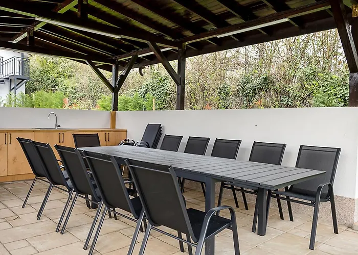 Private With 5bd, Pool & Stunning Sea Views By Flat Mаnаger Varna